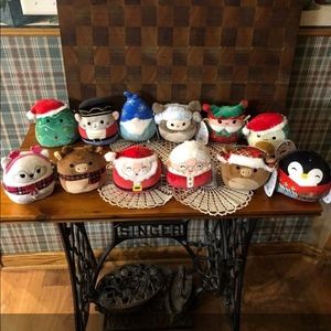 NWT Squishmallows Christmas 2021
Set of 12